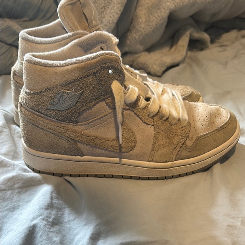High-Top Suede Nike Sneakers in Beige and Cream